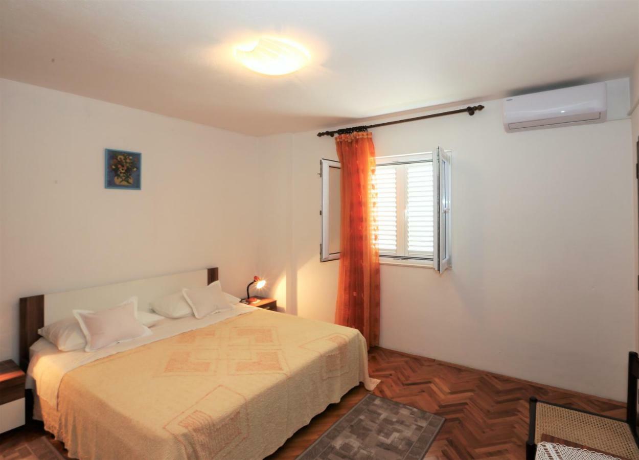 Apartmani Vinko Baška Voda Exterior foto