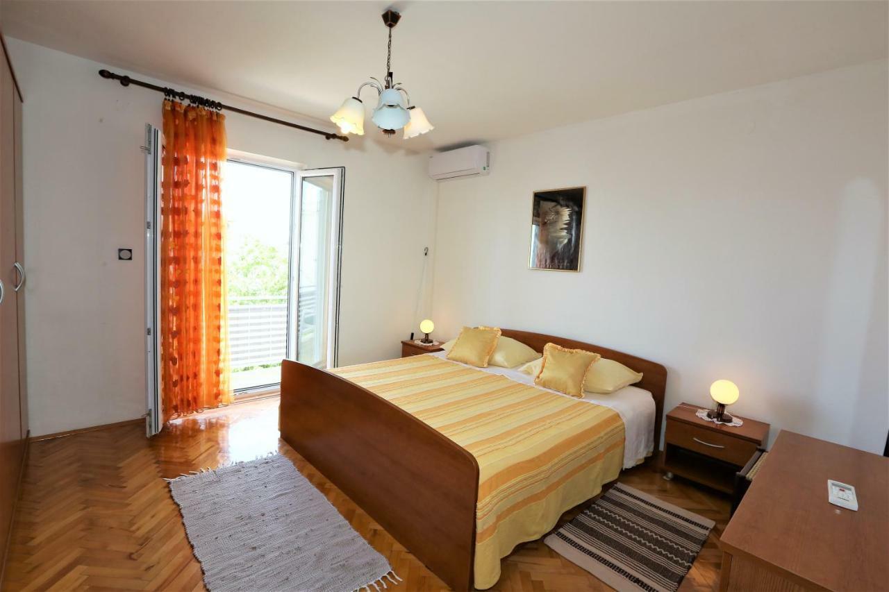 Apartmani Vinko Baška Voda Exterior foto