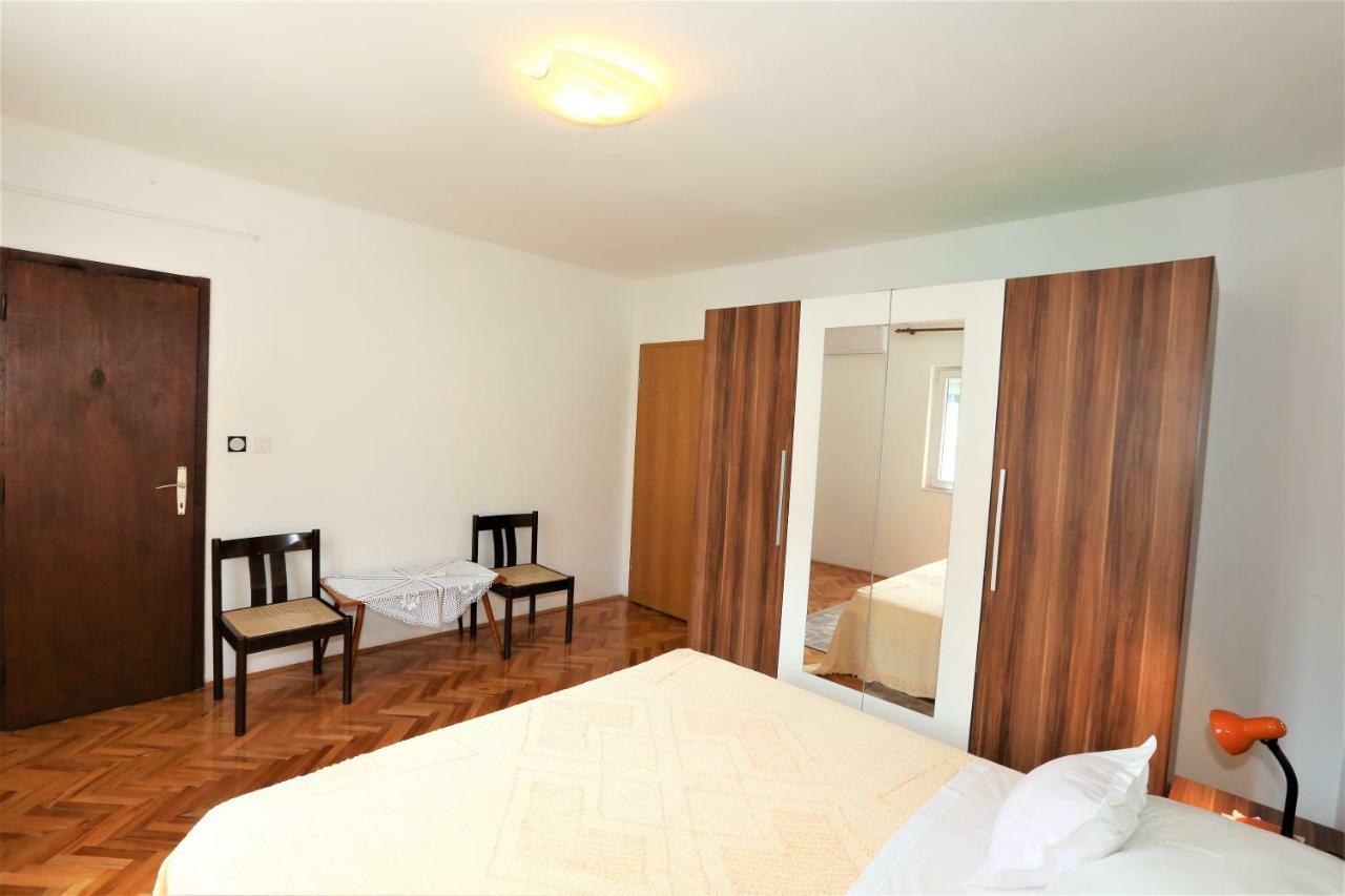 Apartmani Vinko Baška Voda Exterior foto